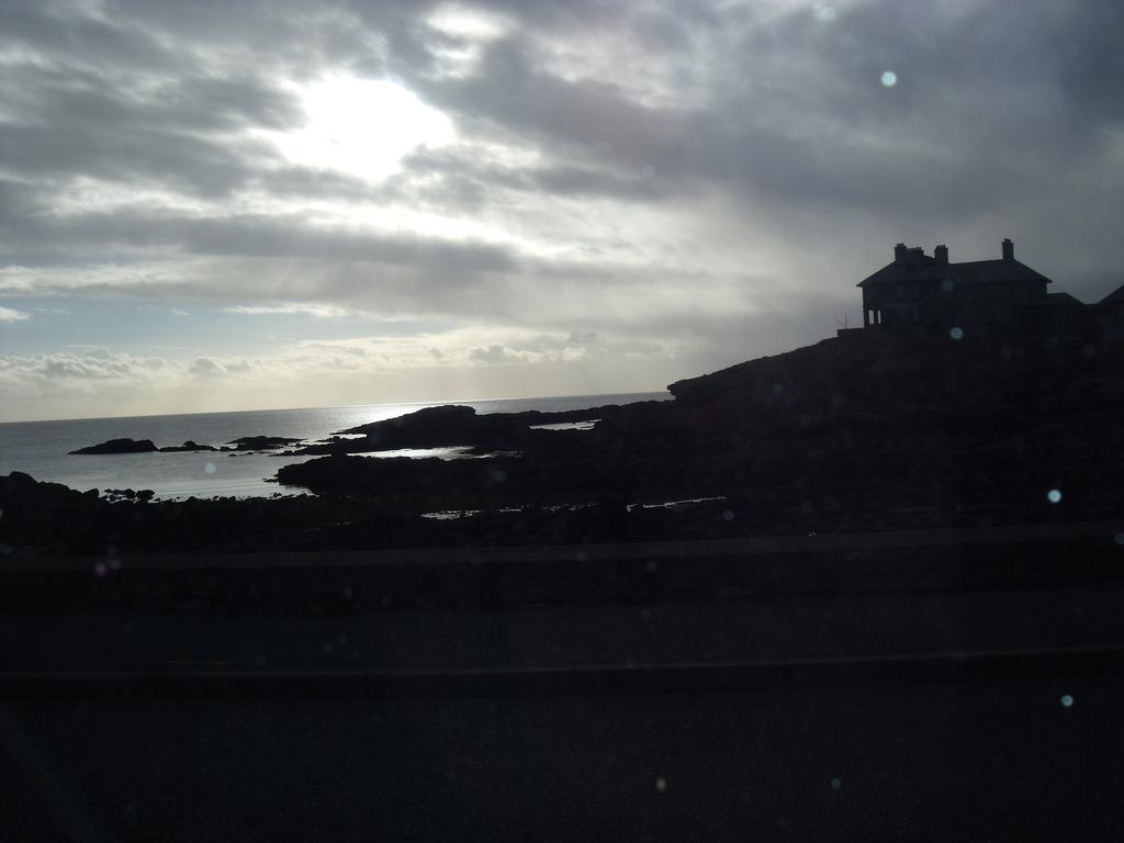 Monravon Guest House Holyhead Kültér fotó